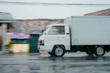 ライトバンのトラックのイメージ写真